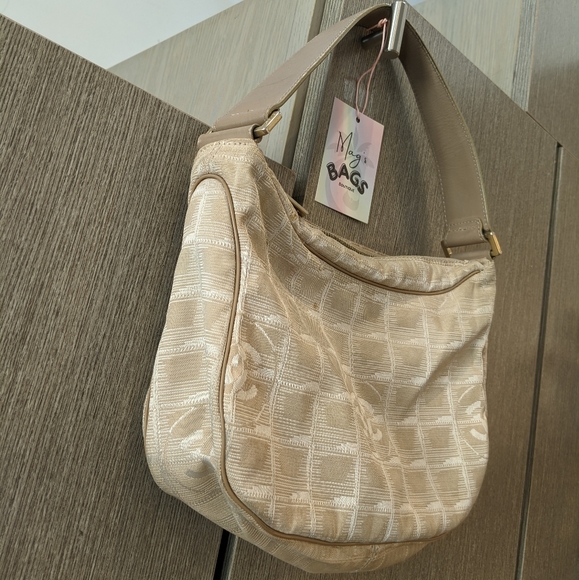 Chanel: CC Travel Line Nylon y2k Shoulder Bag - Picture 9 of 15